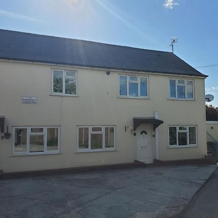 Central Windsor 2 Bedroom Flat With Free Parking Buitenkant foto