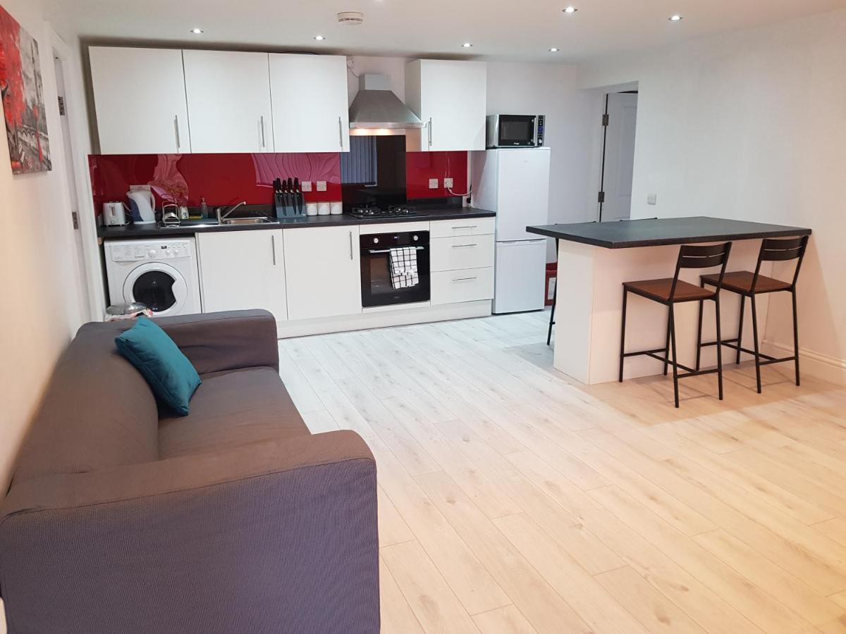 Central Windsor 2 Bedroom Flat With Free Parking Buitenkant foto
