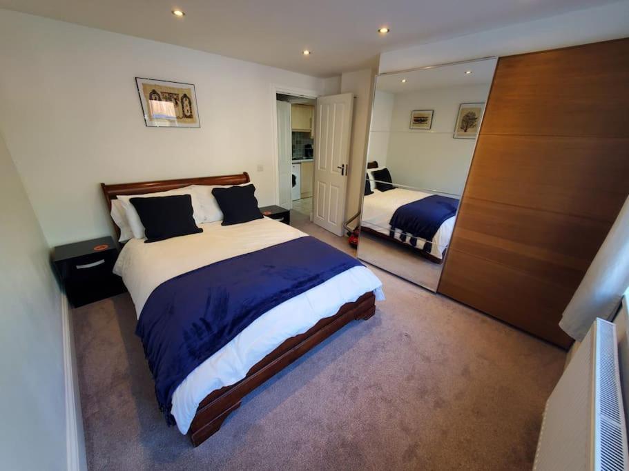 Central Windsor 2 Bedroom Flat With Free Parking Buitenkant foto