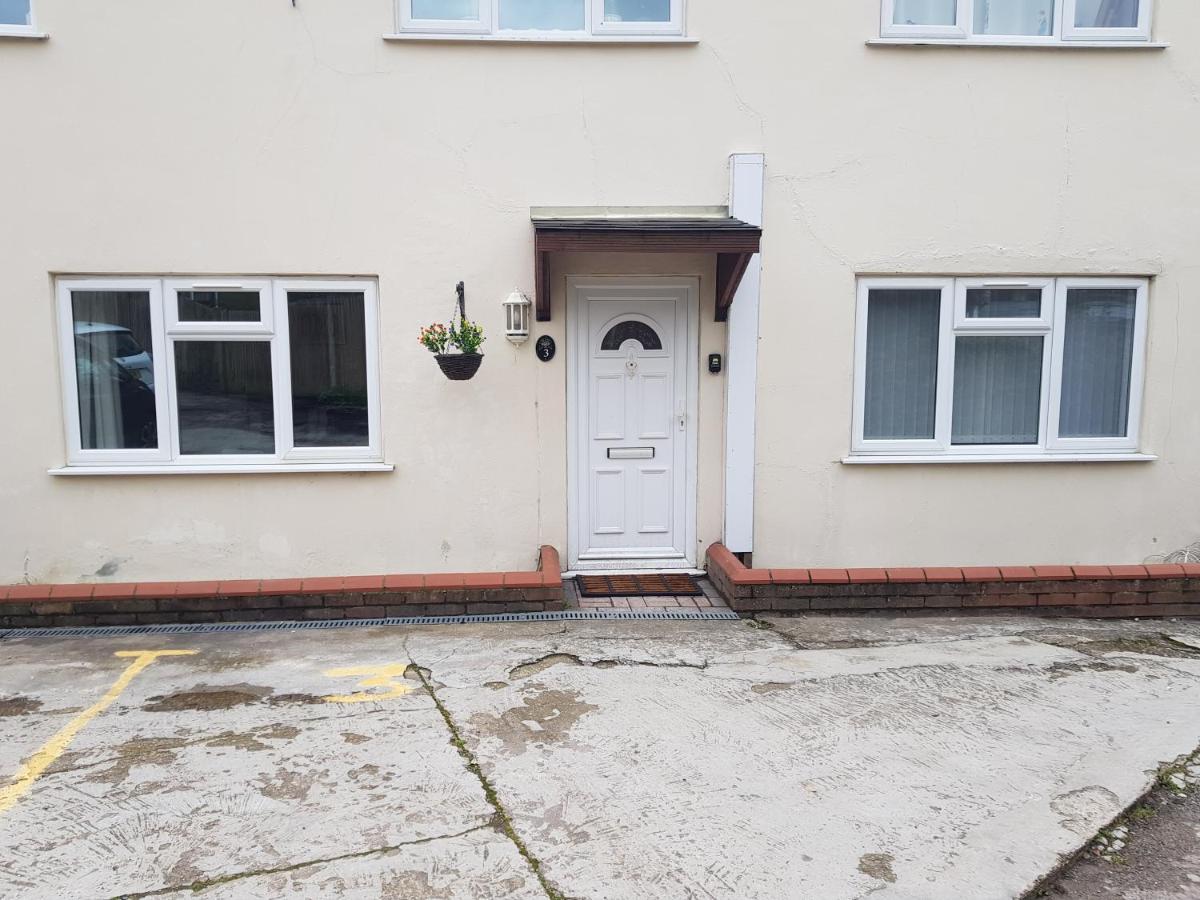 Central Windsor 2 Bedroom Flat With Free Parking Buitenkant foto