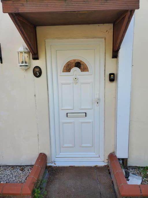 Central Windsor 2 Bedroom Flat With Free Parking Buitenkant foto